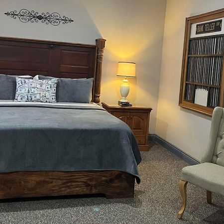 L'Banca Albergo The Bank Hotel Lake Arthur Bagian luar foto
